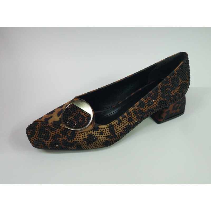 Leoparlı düğme detaylı kadın kısa topuk ayakkabı