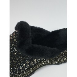 İçi yünlü taş detaylı Ortopedik kadın terlik siyah