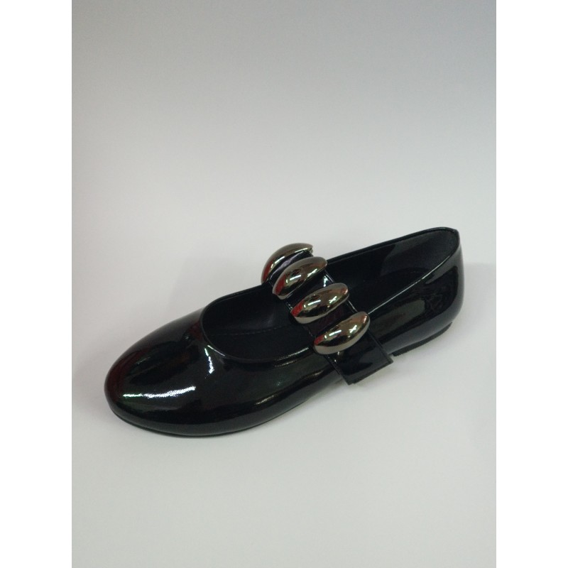 Taş kemer detaylı rugan kadın babet ayakkabı siyah