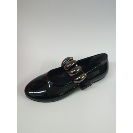 Taş kemer detaylı rugan kadın babet ayakkabı siyah