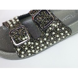 Pienn inci detaylı çift tokalı kadın terlik gümüş