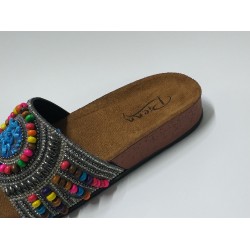 Pienn renkli boncuklu Ortopedik kadın terlik mavi çakıl taşı detaylı