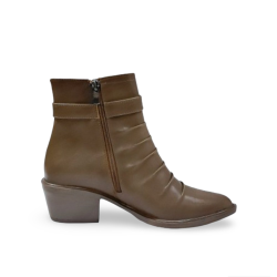 Paris kırışık görünümlü kemer detaylı kadın topuklu bot taba