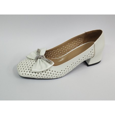 Paris taşlı kurdale detaylı kadın ayakkabı beyaz