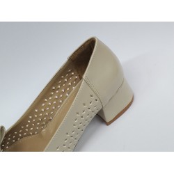 Paris taşlı kurdale detaylı kadın ayakkabı krem