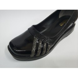 Rugan taş detaylı Ortopedik kadın dolgu topuk siyah