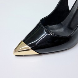 Elvan burnu gold detaylı arkası açık kadın topuklu ayakkabı siyah