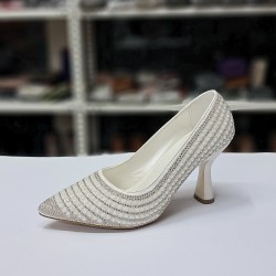 Elvan taş detaylı kadın topuklu ayakkabı beyaz