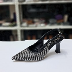 Elvan taş detaylı arkası açık kadın topuklu ayakkabı siyah