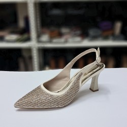 Elvan taş detaylı arkası açık kadın topuklu ayakkabı gold