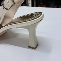 Elvan taş detaylı arkası açık kadın topuklu ayakkabı gold