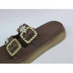 Gökçe çift tokalı kalın taban suya dayanıklı kadın terlik kahve