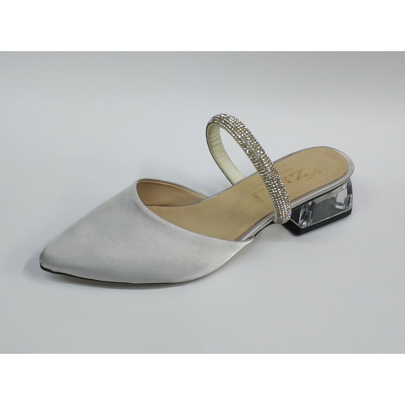 Taş bant detaylı kısa şeffaf topuk kadın terlik gümüş