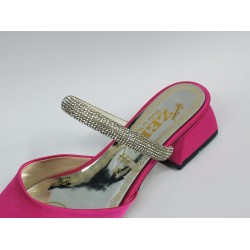 Taş bant detaylı kısa şeffaf topuk kadın terlik fuşya