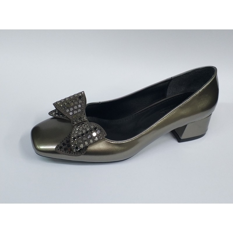 Paris taş kurdale detaylı rugan kısa topuk kadın ayakkabı platin