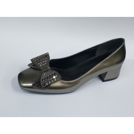 Paris taş kurdale detaylı rugan kısa topuk kadın ayakkabı platin