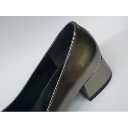 Paris taş kurdale detaylı rugan kısa topuk kadın ayakkabı platin