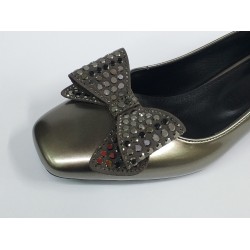 Paris taş kurdale detaylı rugan kısa topuk kadın ayakkabı platin