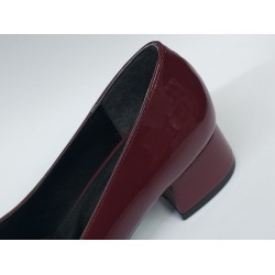 Paris taş kurdale detaylı rugan kısa topuk kadın ayakkabı bordo