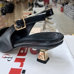 Paris gold detaylı arkası açık kadın topuklu ayakkabı siyah