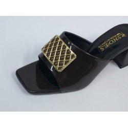 Rugan toka detaylı kalın topuk kadın terlik kahverengi