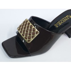 Rugan toka detaylı kalın topuk kadın terlik kahverengi