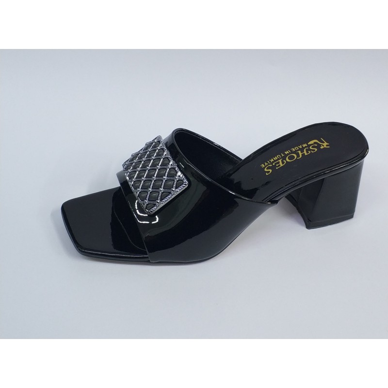 Rugan toka detaylı kalın topuk kadın terlik siyah