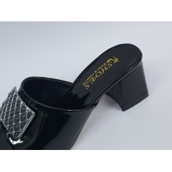 Rugan toka detaylı kalın topuk kadın terlik siyah