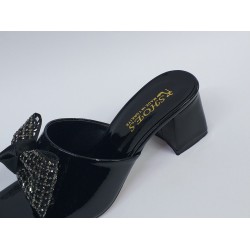 Rugan kurdale toka detaylı kalın topuk kadın terlik siyah