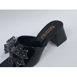 Rugan taş kurdale detaylı kalın topuk terlik siyah