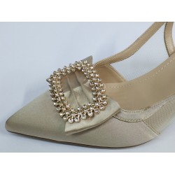 Paris saten kumaş gold toka detaylı Topuklu kadın ayakkabı krem