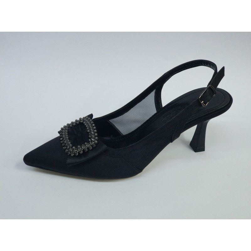 Paris saten kumaş gümüş toka detaylı Topuklu kadın ayakkabı siyah