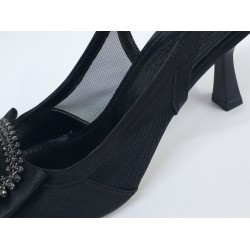 Paris saten kumaş gümüş toka detaylı Topuklu kadın ayakkabı siyah