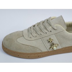 Şanzelize Ortopedik gold toka detaylı Bağcıklı kadın spor ayakkabı bej