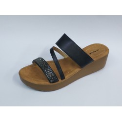 Muya Ortopedik dolgu topuk taş bantlı kadın terlik siyah