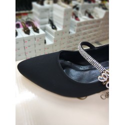 Nehir taş kemer detaylı kısa topuk kadın ayakkabı siyah