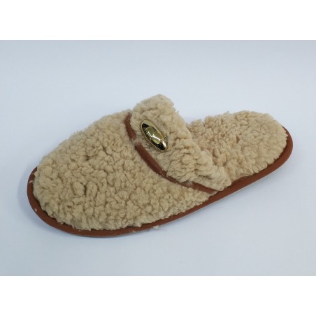 Burnu kapalı yünlü kışlık kadın terlik bej