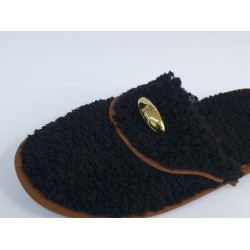 Burnu kapalı yünlü kışlık kadın terlik siyah