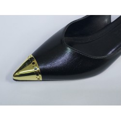 Nehir burun kısmı gold detaylı arkası açık Topuklu ayakkabı siyah