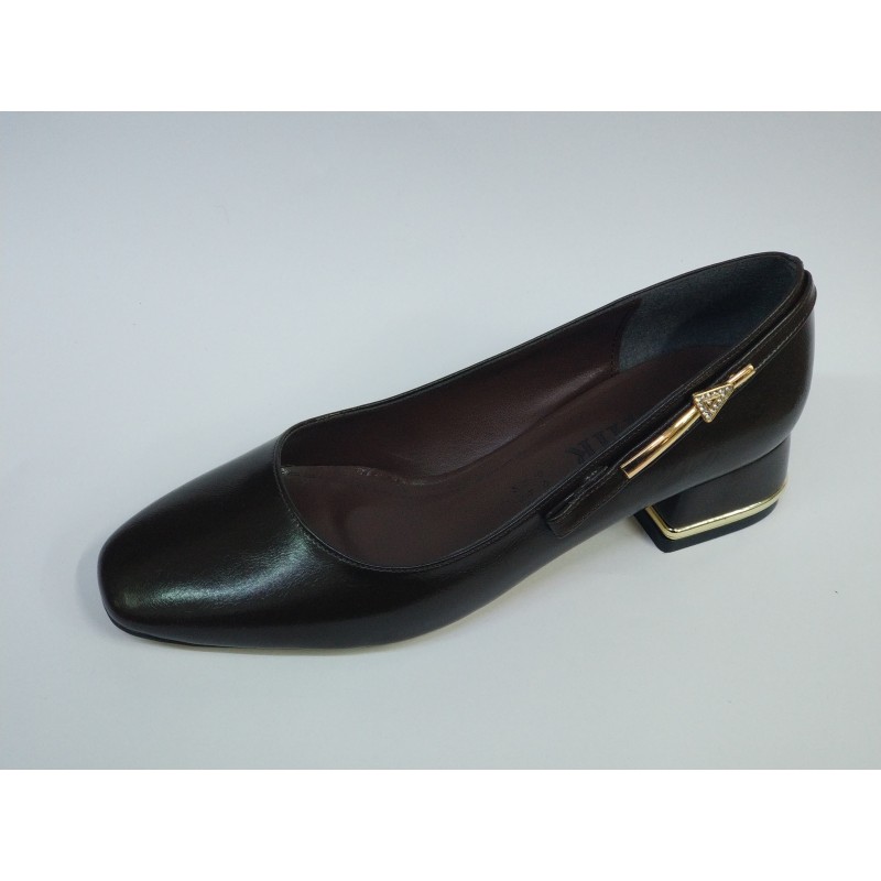 Nehir yan tarafı gold toka detaylı kısa topuk ayakkabı kahverengi