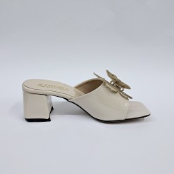 New Collection kelebek detaylı kadın topuklu terlik bej