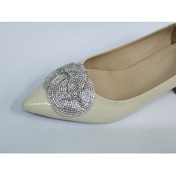 Paris burun ve Topuk kısmı taş detaylı kısa topuk kadın ayakkabı krem