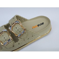 Akınal Bella çift tokalı desenli suya dayanıklı kadın terlik bej