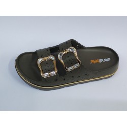 Akınal Bella çift tokalı desenli suya dayanıklı kadın terlik kahverengi