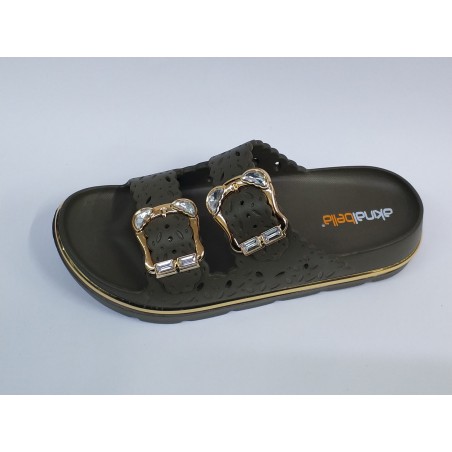 Akınal Bella çift tokalı desenli suya dayanıklı kadın terlik kahverengi