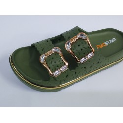 Akınal Bella çift tokalı desenli suya dayanıklı kadın terlik yeşil