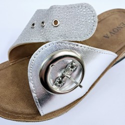 Enova kemerli parlak kadın terlik gümüş