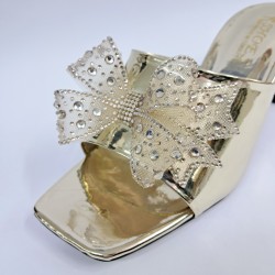 New Collection kurdele detaylı rugan kadın topuklu terlik gold