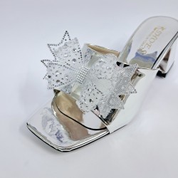 New Collection kurdele detaylı rugan kadın topuklu terlik gümüş