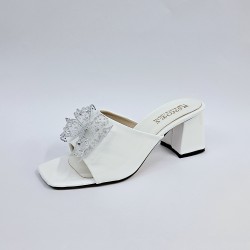 New Collection kurdele detaylı rugan kadın topuklu terlik beyaz